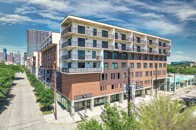 Plus de détails pour 3550 Main St, Houston, TX - Commerce de détail à louer