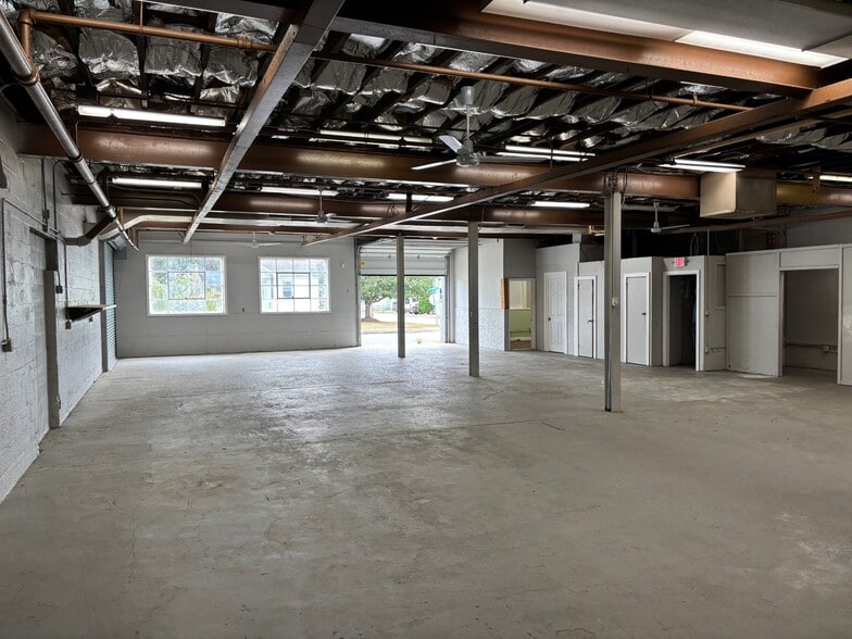 151 Heywood Ave, West Springfield, MA for lease - Building Photo - Image 1 of 4