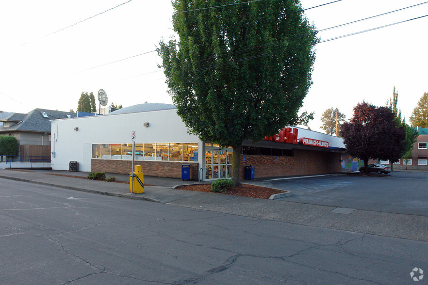 2440 SE 39th Ave, Portland, OR for lease - Building Photo - Image 2 of 4