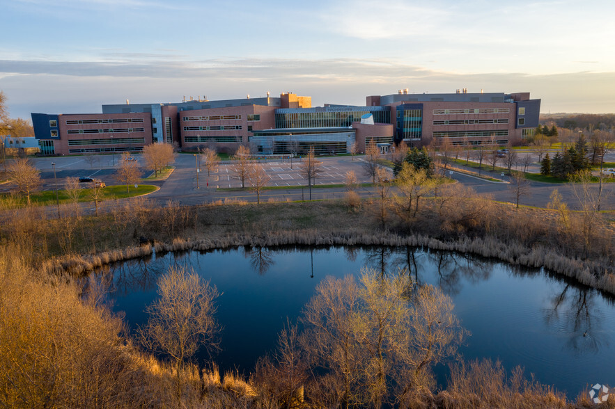 3510 Hopkins Pl N, Oakdale, MN for lease - Building Photo - Image 1 of 10