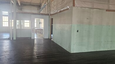 159 Singleton St, Woonsocket, RI à louer Photo intérieure- Image 1 de 10