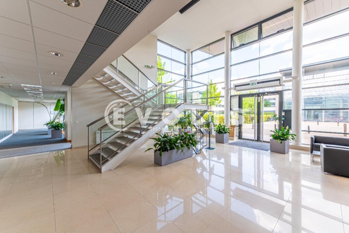 Office in Serris for lease Lobby- Image 1 of 5