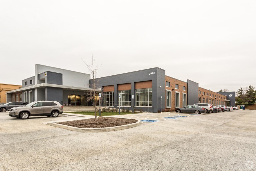2963 Sidco Dr, Nashville, TN à louer - Photo du bâtiment - Image 2 de 5