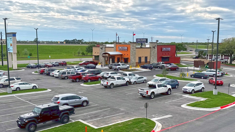 7306 NE Zac Lentz Pky, Victoria, TX à vendre - Photo du bâtiment - Image 3 de 3