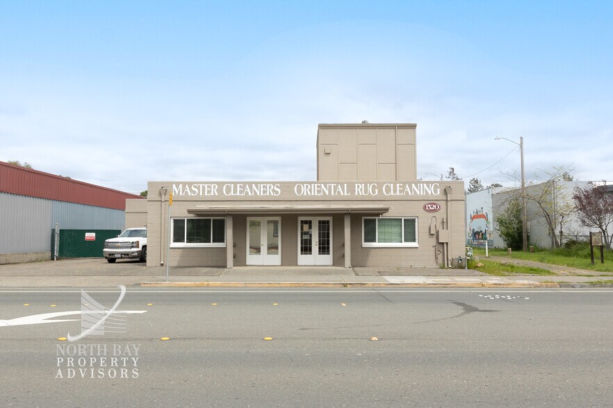 1320 Petaluma Hill Rd, Santa Rosa, CA à vendre - Photo du bâtiment - Image 1 de 16