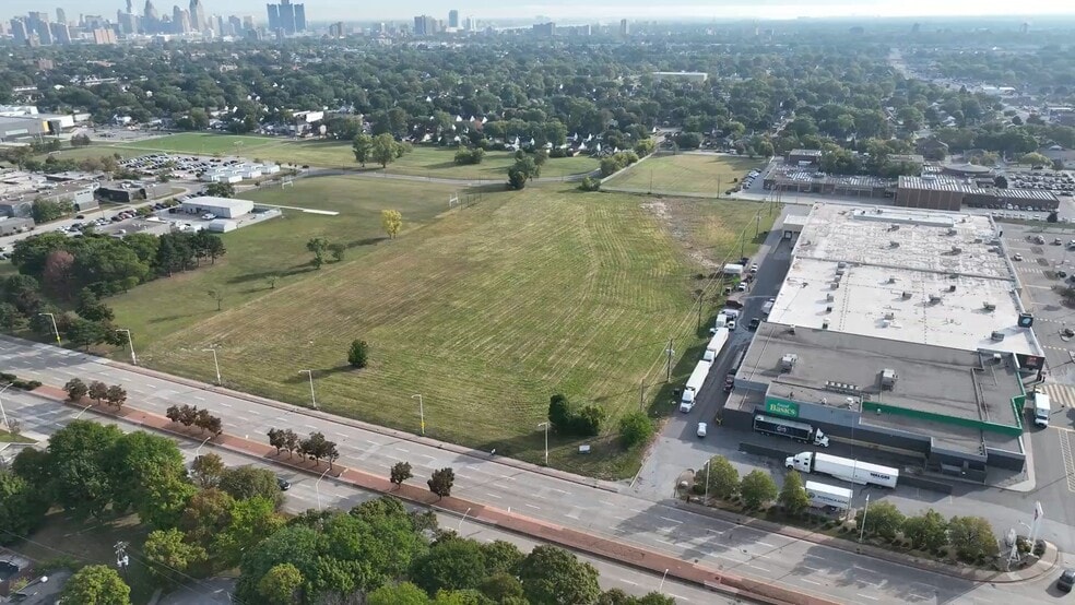 1370 Huron Church Road Rd, Windsor, ON for lease - Commercial Listing Video - Image 2 of 2