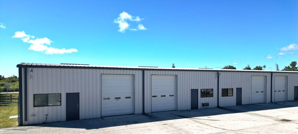 5475 Williamsburg Dr, Punta Gorda, FL for lease - Building Photo - Image 3 of 15