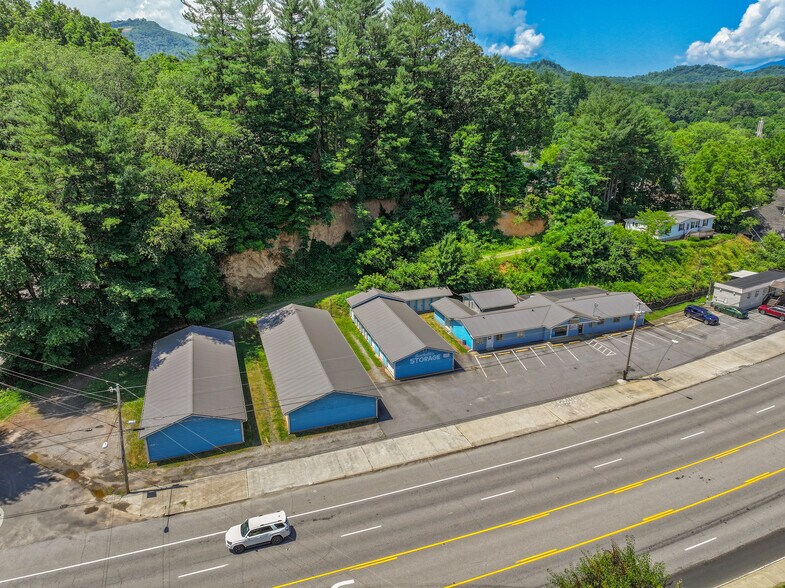 8275 Carolina Blvd, Clyde, NC à vendre - Photo du bâtiment - Image 2 de 41