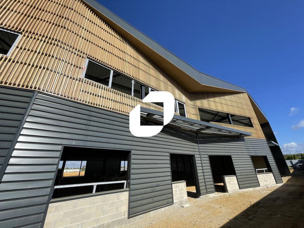 Flex in Moissy-Cramayel for sale Building Photo- Image 1 of 6