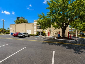 13750 Biscayne Blvd, North Miami Beach, FL for lease Building Photo- Image 2 of 20