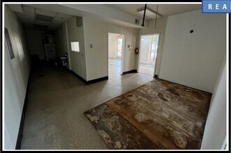 1420 Annunciation St, New Orleans, LA for lease Interior Photo- Image 2 of 9