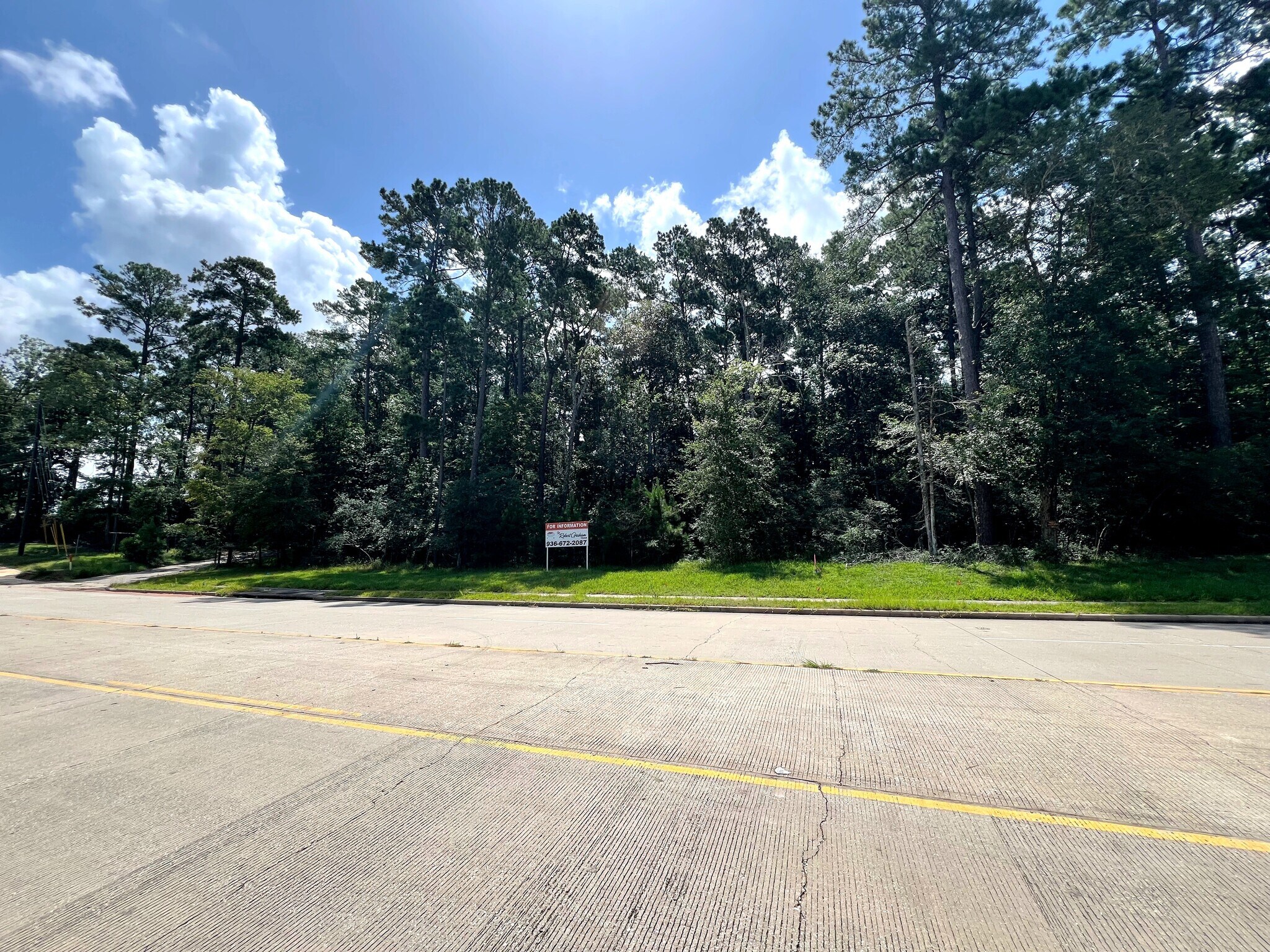 4670 Anderson Xing, Conroe, TX for sale Building Photo- Image 1 of 33