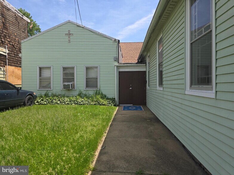 2111 Hollins Ferry Rd & Maisel Street portefeuille de 4 propriétés à vendre sur LoopNet.ca - Photo du bâtiment - Image 2 de 19