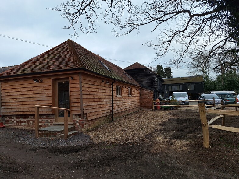 Castle Ln, West Grinstead for lease - Building Photo - Image 2 of 8