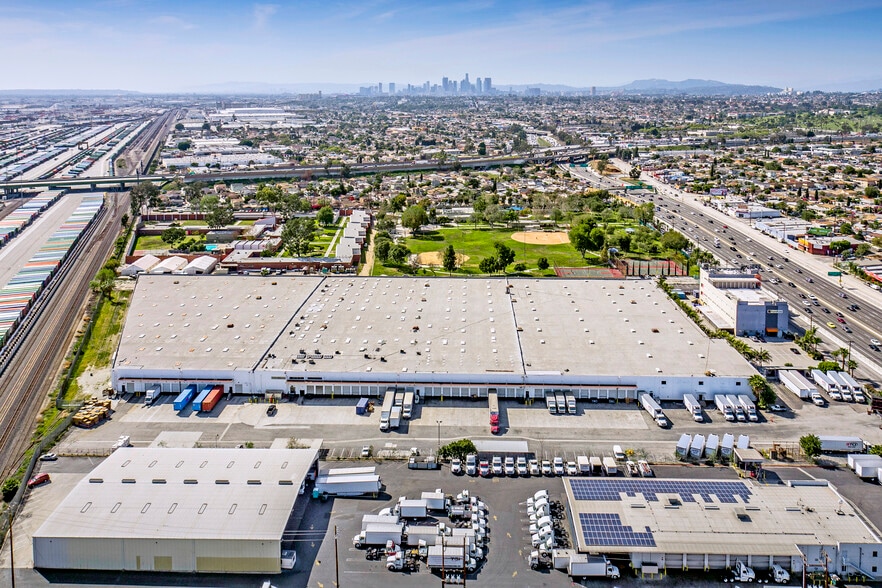 4940 Triggs St, Commerce, CA for lease - Building Photo - Image 3 of 5