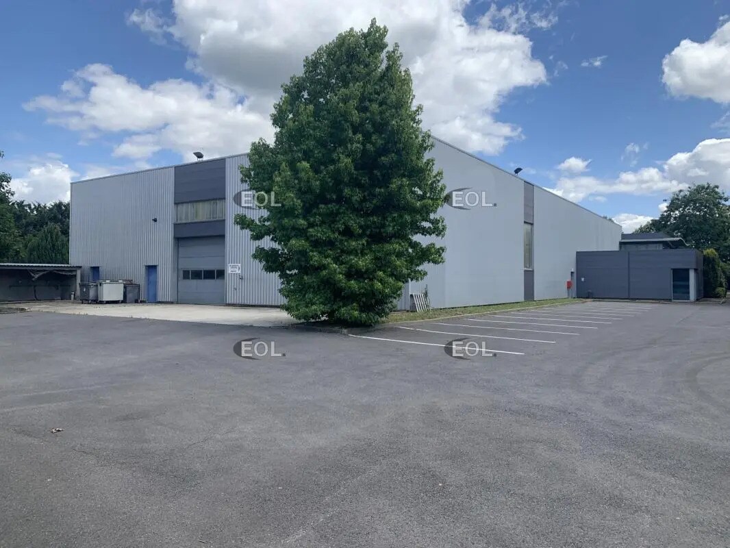 Flex in Le Plessis-Bouchard for lease Building Photo- Image 1 of 13