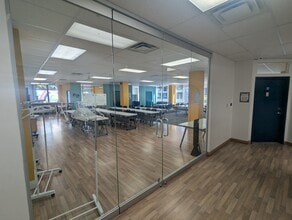 120 Eglinton Ave E, Toronto, ON à louer Photo du bâtiment- Image 1 de 4