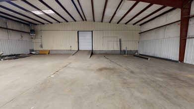 559 N 13th St, Rogers, AR for lease Interior Photo- Image 2 of 5