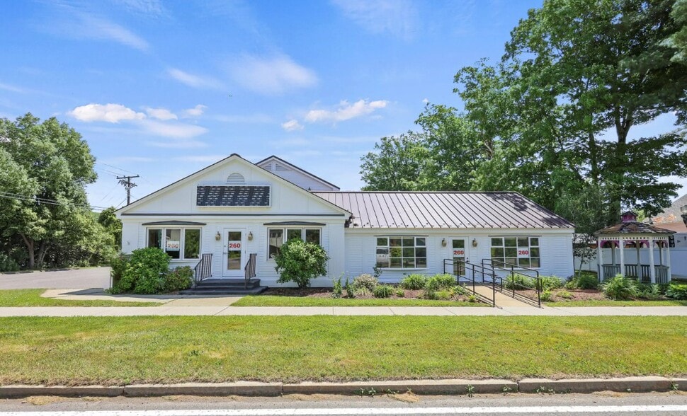 260 Stockbridge Rd, Great Barrington, MA for lease - Building Photo - Image 1 of 12