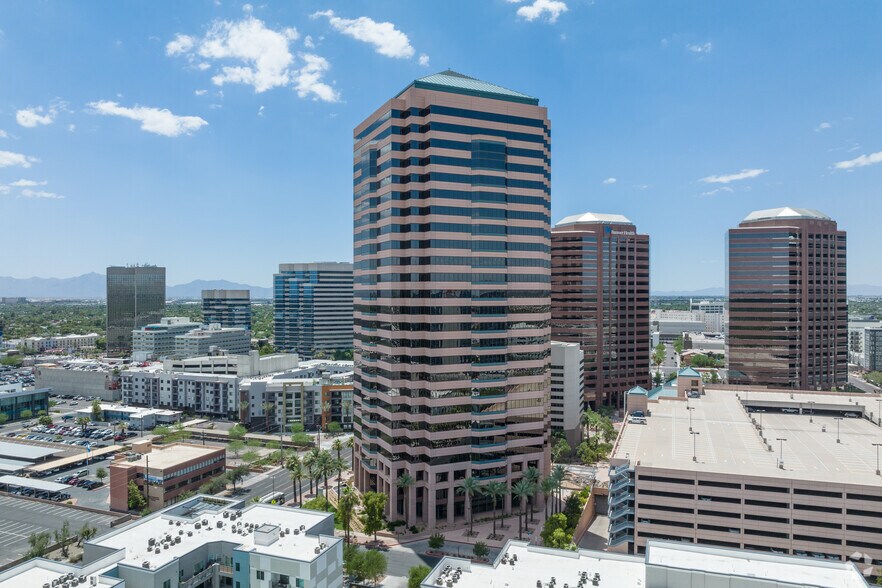 20 E Thomas Rd, Phoenix, AZ à louer - Photo du bâtiment - Image 2 de 4