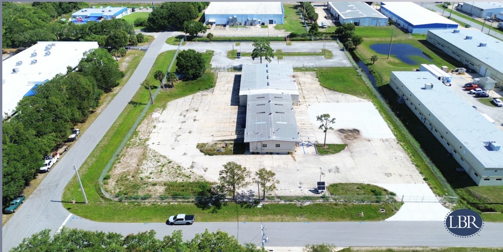 222 Yellow Pl, Rockledge, FL à louer - Photo du bâtiment - Image 3 de 8
