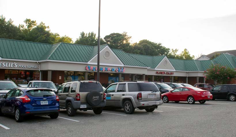 12233 Jefferson Ave, Newport News, VA à louer - Photo du bâtiment - Image 3 de 5