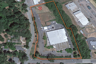 Industrial Building For Lease - Warehouse