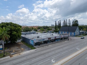 300-310 W Hallandale Beach Blvd, Hallandale Beach, FL à louer Photo intérieure- Image 1 de 5