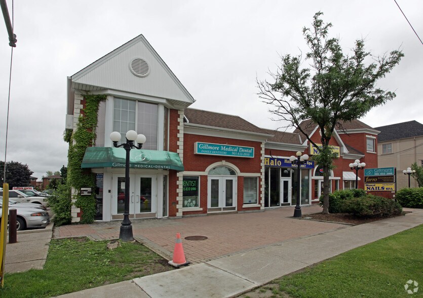 2316 Major Mackenzie Dr, Vaughan, ON à louer - Photo du bâtiment - Image 2 de 3