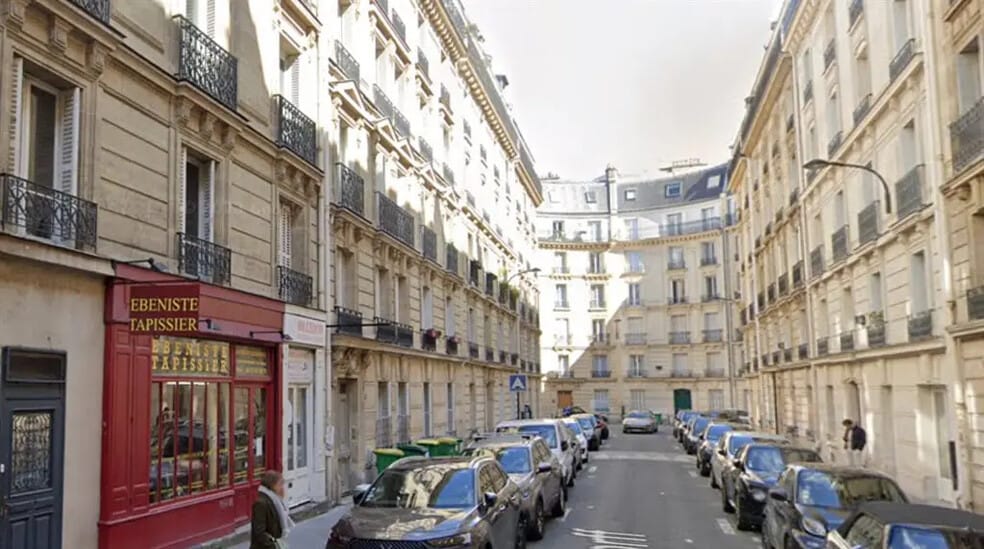 Retail in Paris for lease - Building Photo - Image 1 of 2