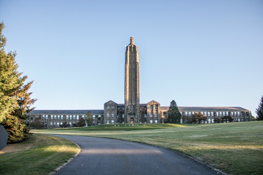 1002 Railroad St, Danville, PA à vendre - Photo du bâtiment - Image 3 de 11