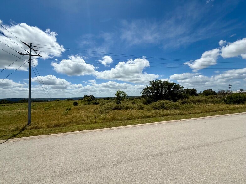 TBD Innovation Loop, Marble Falls, TX à vendre - Photo du bâtiment - Image 3 de 5