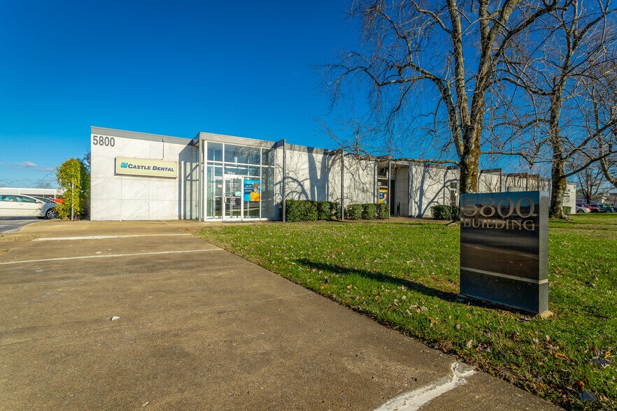 5708 Uptain Rd, Chattanooga, TN à louer - Photo du bâtiment - Image 2 de 7