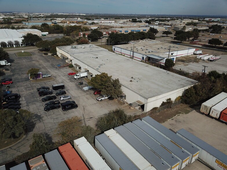 3016-3030 E Avenue E, Arlington, TX à louer - Photo du bâtiment - Image 3 de 8