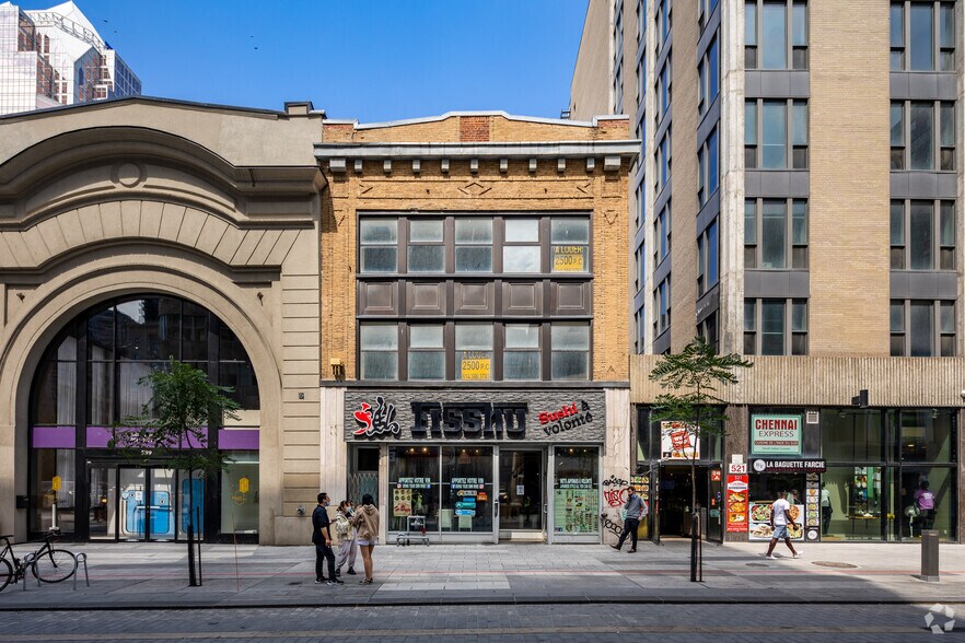 537 Rue Sainte-Catherine O, Montréal, QC à vendre - Photo du bâtiment - Image 2 de 7