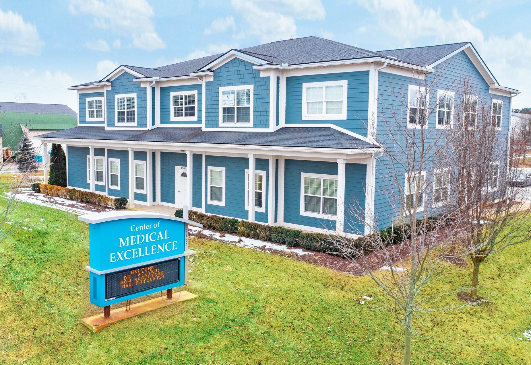 12660 10 Mile Rd, South Lyon, MI à louer Photo du bâtiment- Image 1 de 11