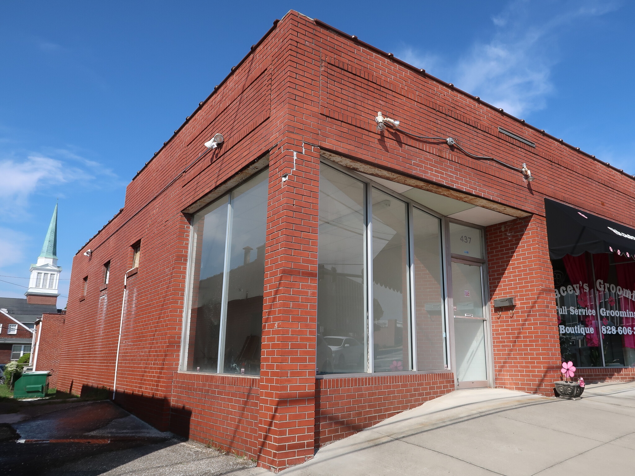 437 N Church St, Hendersonville, NC for lease Primary Photo- Image 1 of 12