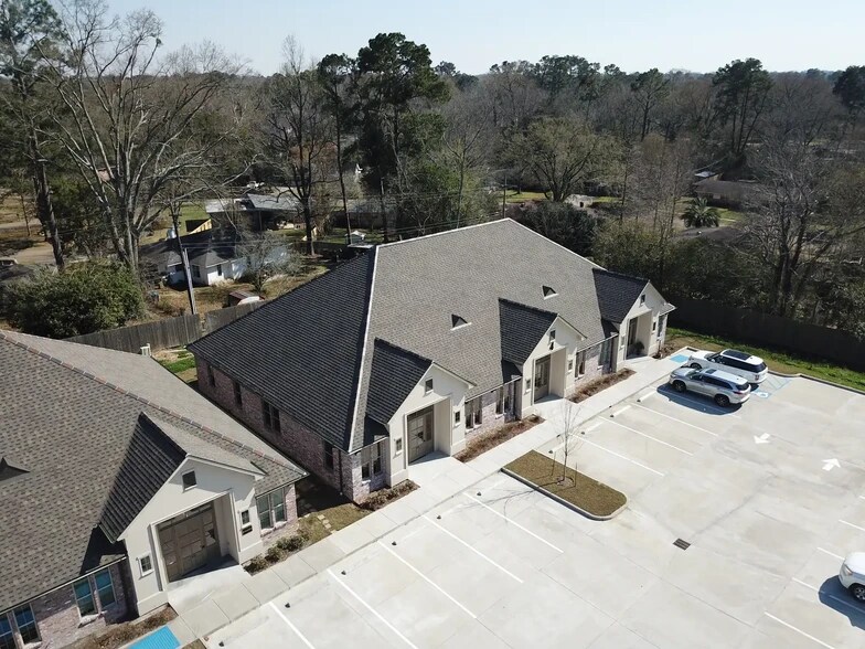 9026 Jefferson Hwy, Baton Rouge, LA à louer - Photo du bâtiment - Image 2 de 4