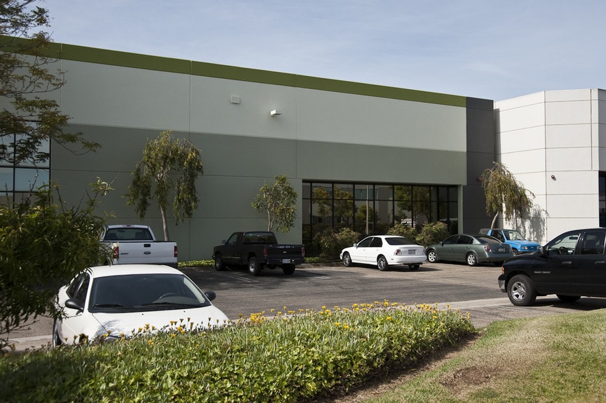 1650 Beacon Pl, Oxnard, CA for sale - Building Photo - Image 3 of 21