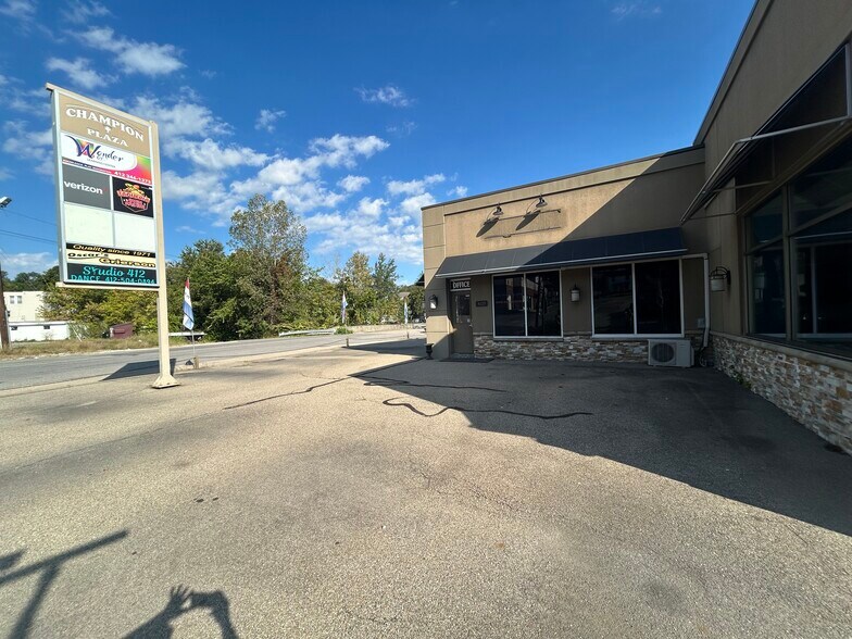 4120 Brownsville Rd, South Park, PA à louer - Photo du bâtiment - Image 3 de 6