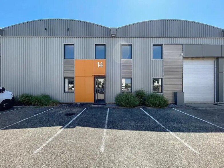 11 Chemin De L'Industrie, Dardilly à louer - Photo du bâtiment - Image 2 de 8