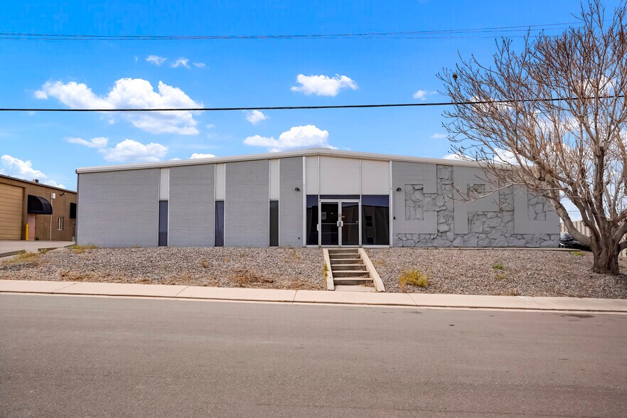 1900 W Yale Ave, Englewood, CO à vendre - Photo du bâtiment - Image 1 de 7