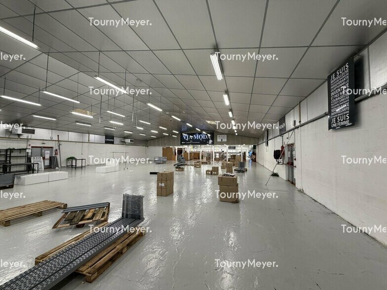 Commerce de détail dans Rennes à louer - Photo du bâtiment - Image 2 de 5