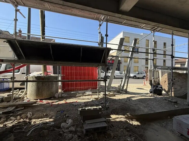 21 Rue De La Soie, Villeurbanne for lease - Construction Photo - Image 3 of 5
