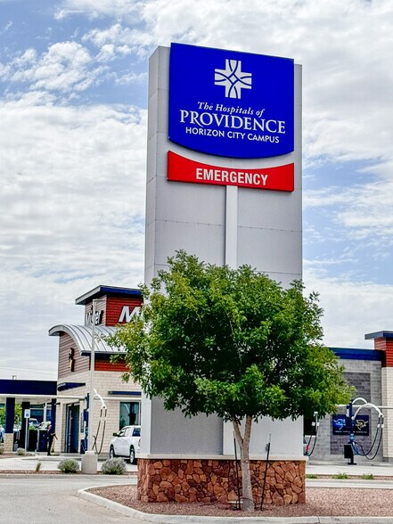 13600 Horizon Blvd, Horizon City, TX à louer - Photo du bâtiment - Image 2 de 10