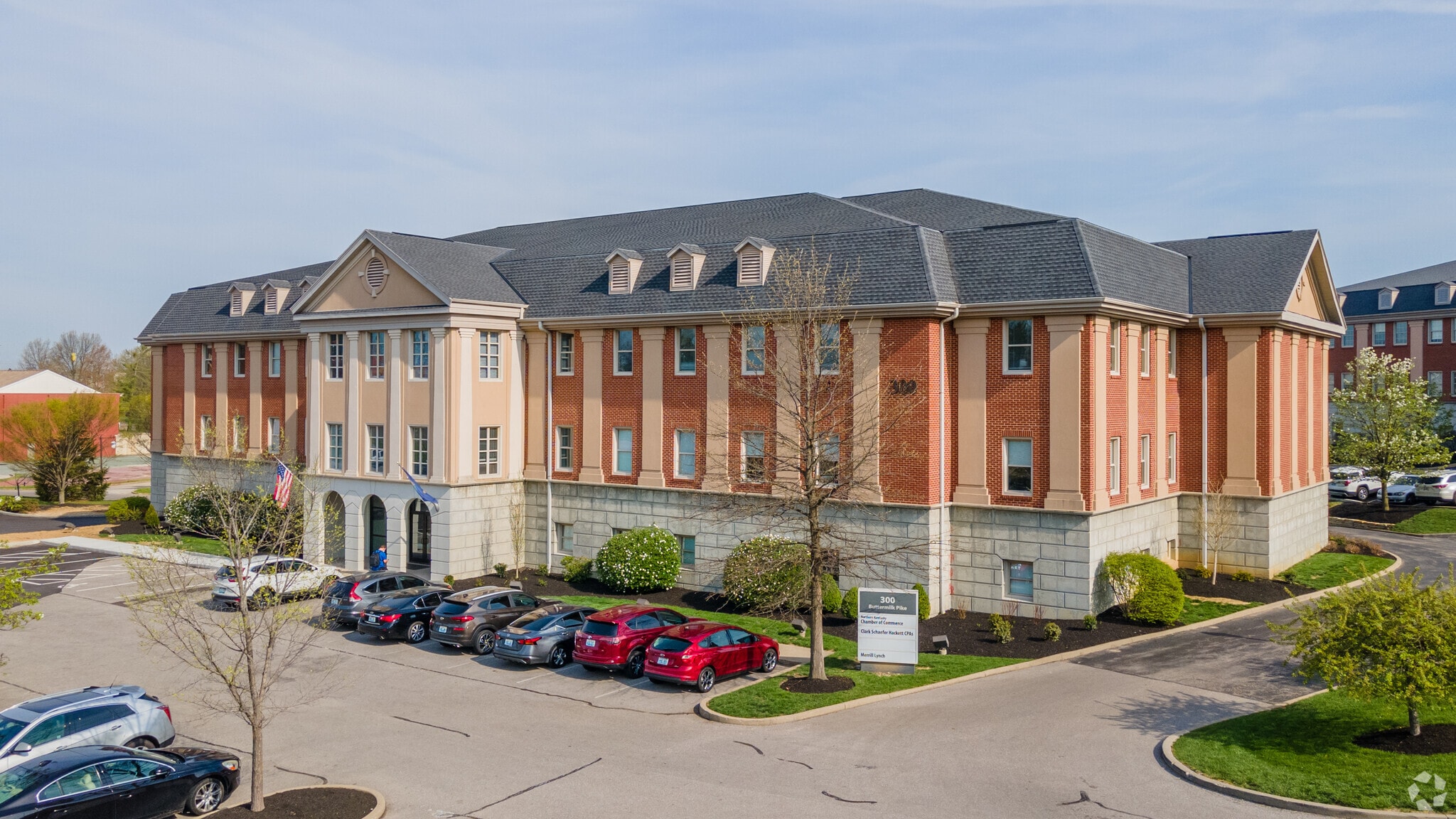 300 Buttermilk Pike, Fort Mitchell, KY for lease Building Photo- Image 1 of 6