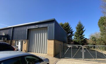 High St, Redbourn for lease Building Photo- Image 1 of 2