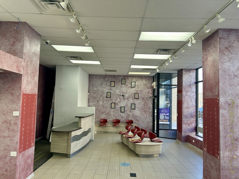 6814 N Sheridan Rd, Chicago, IL for lease - Interior Photo - Image 3 of 5