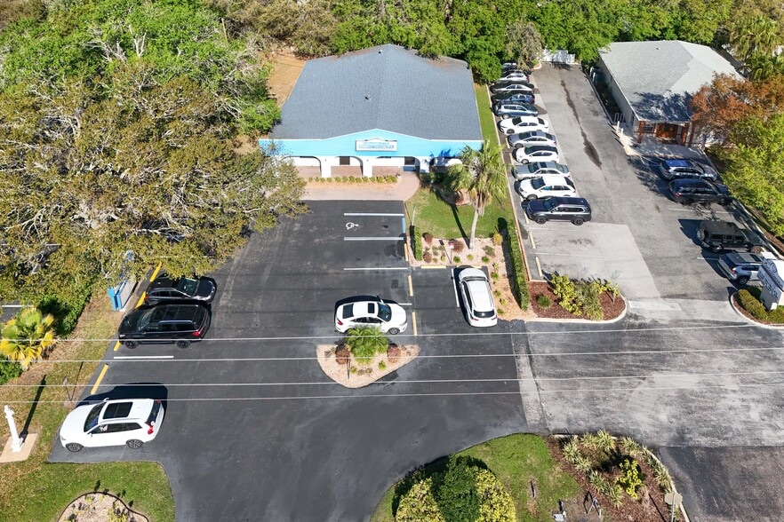 205 E Burleigh Blvd, Tavares, FL for sale - Building Photo - Image 1 of 35