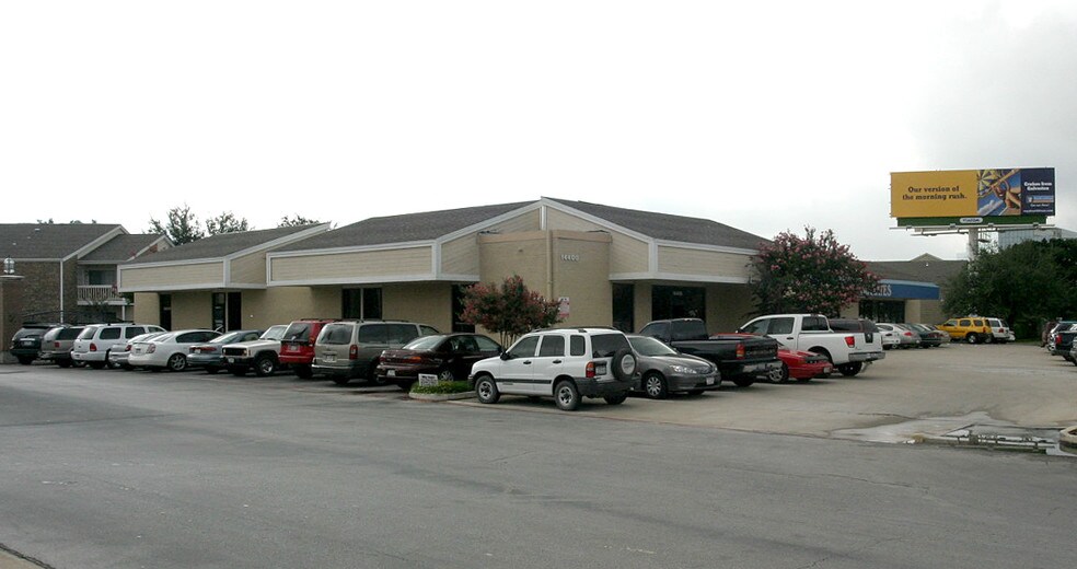 14500 N Dallas Pky, Dallas, TX à louer - Photo principale - Image 2 de 17